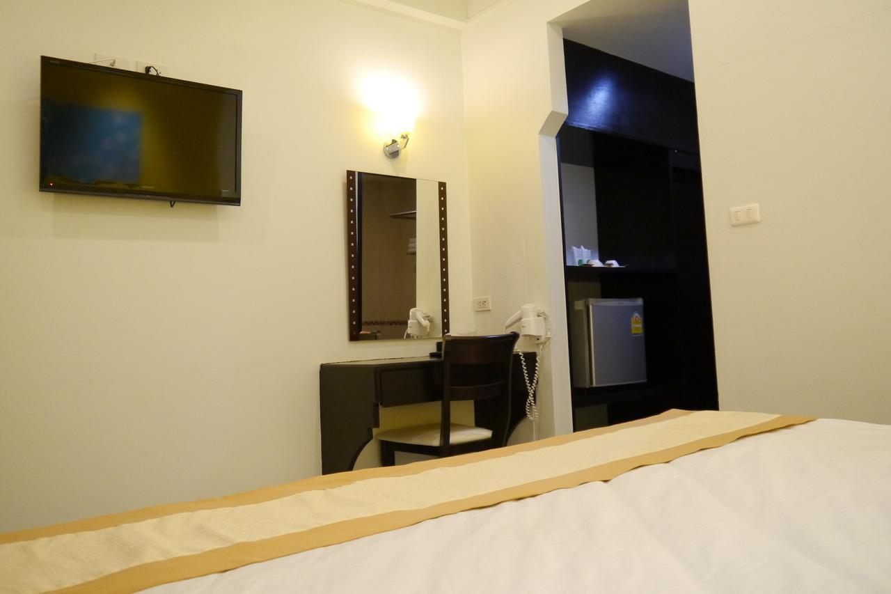 צ'איאפום Lertnimit Hotel מראה חיצוני תמונה