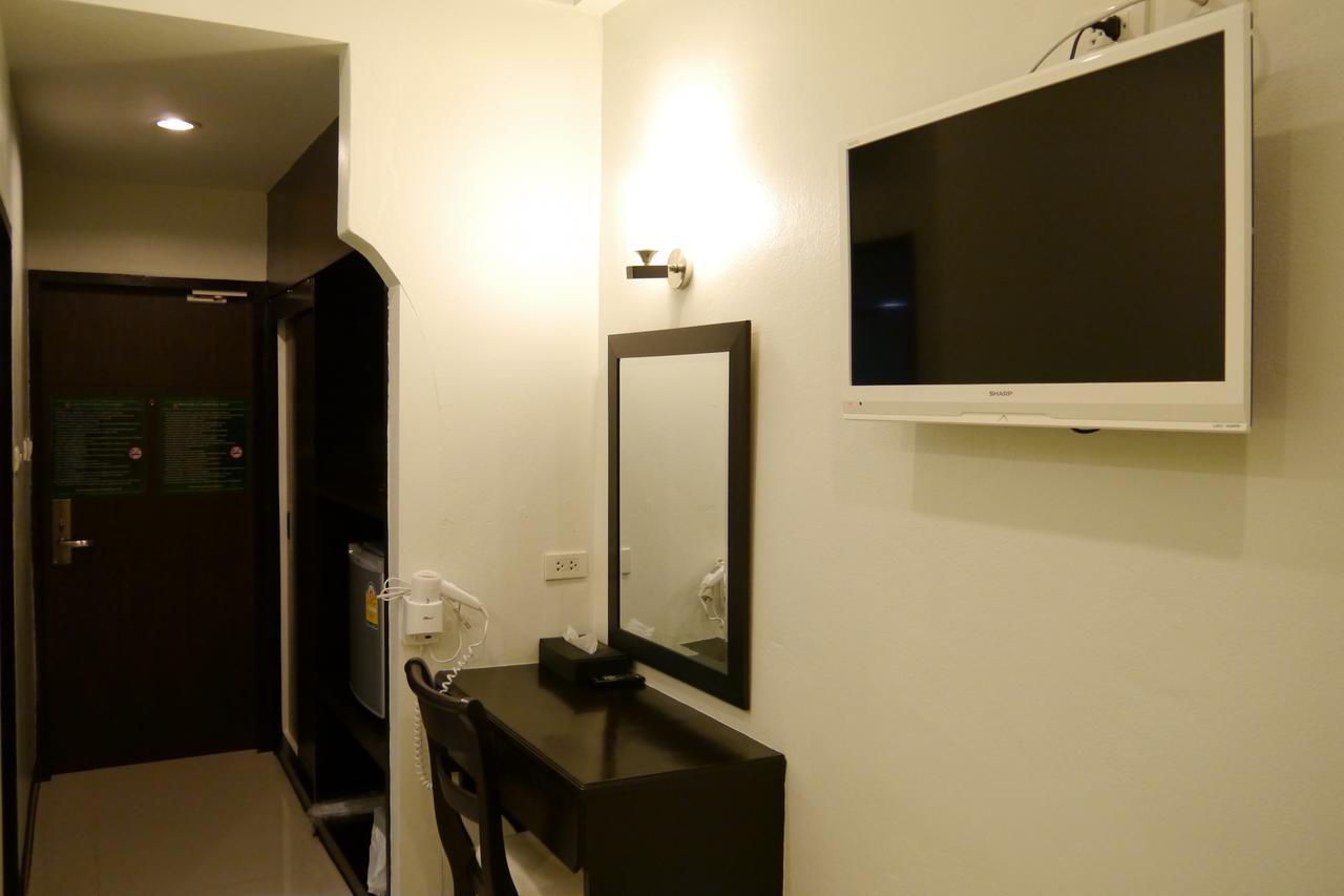 צ'איאפום Lertnimit Hotel מראה חיצוני תמונה