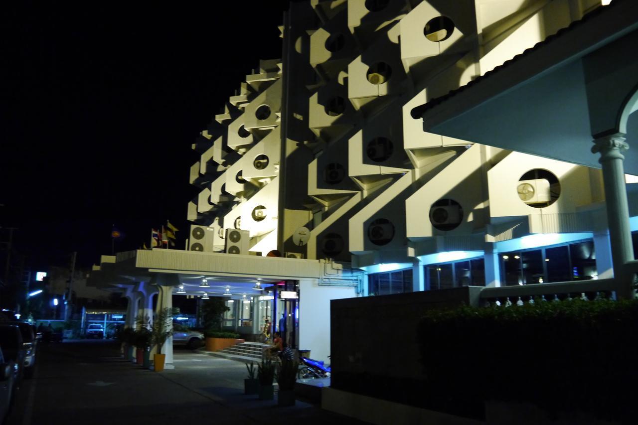 צ'איאפום Lertnimit Hotel מראה חיצוני תמונה
