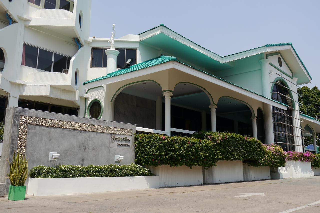 צ'איאפום Lertnimit Hotel מראה חיצוני תמונה