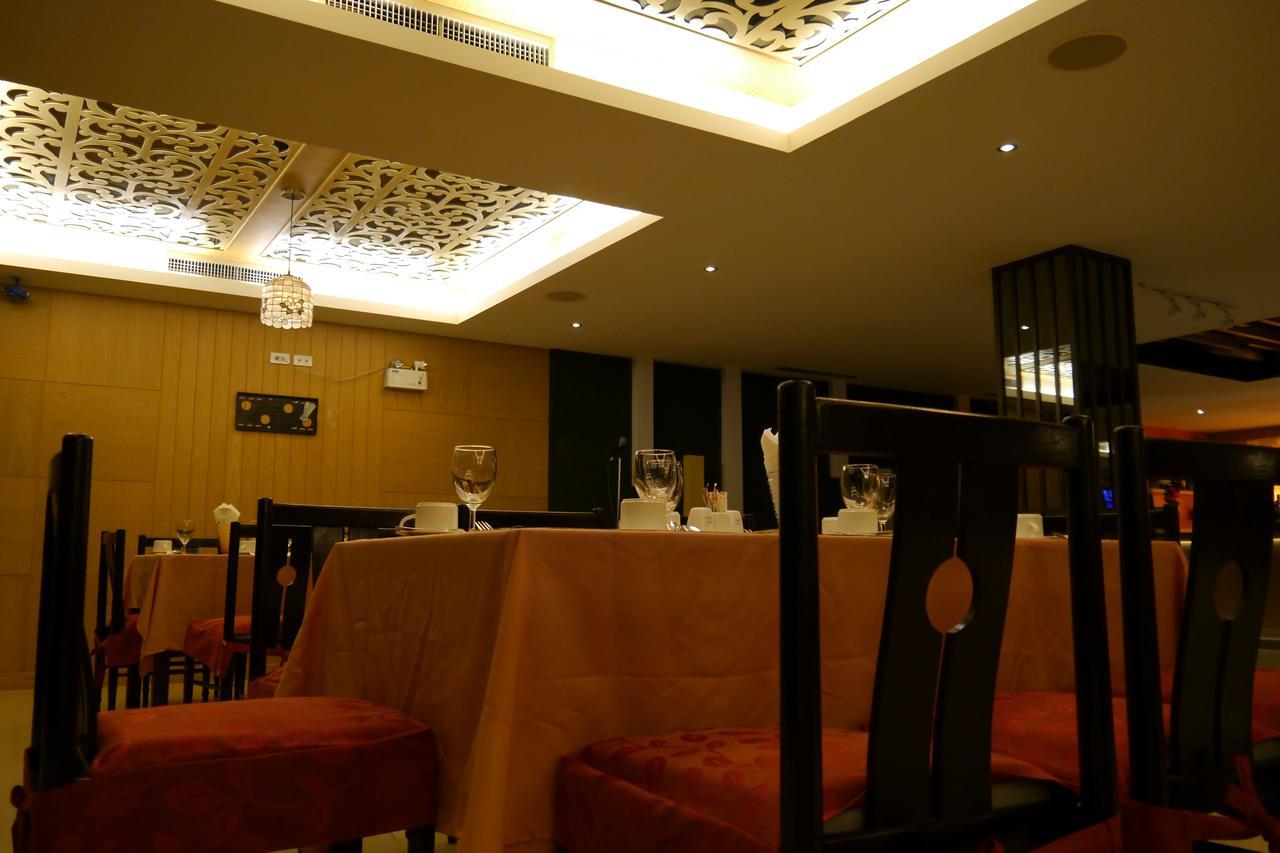צ'איאפום Lertnimit Hotel מראה חיצוני תמונה